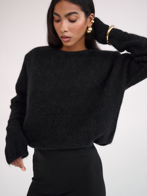 VELVET BLACK SWEATER 