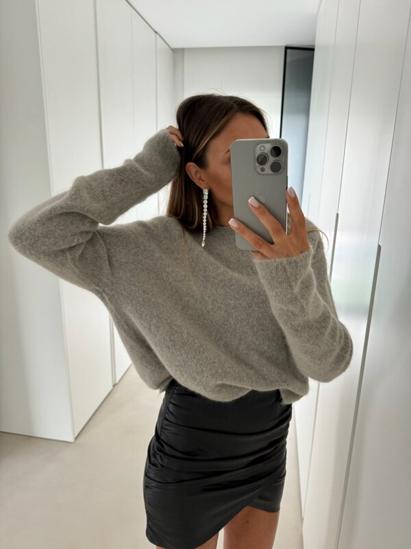 VELVET GREY SWEATER