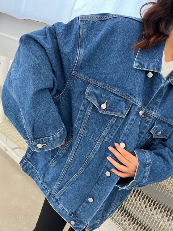 VINTAGE DENIM JACKET